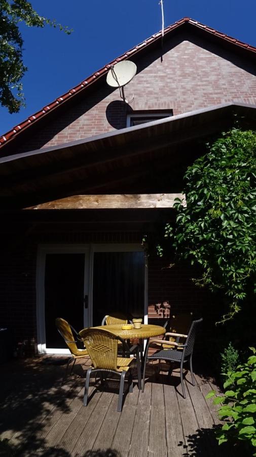 Ferienhaus Im Urigen Garten Bzw Eulenhaus Zingst Esterno foto