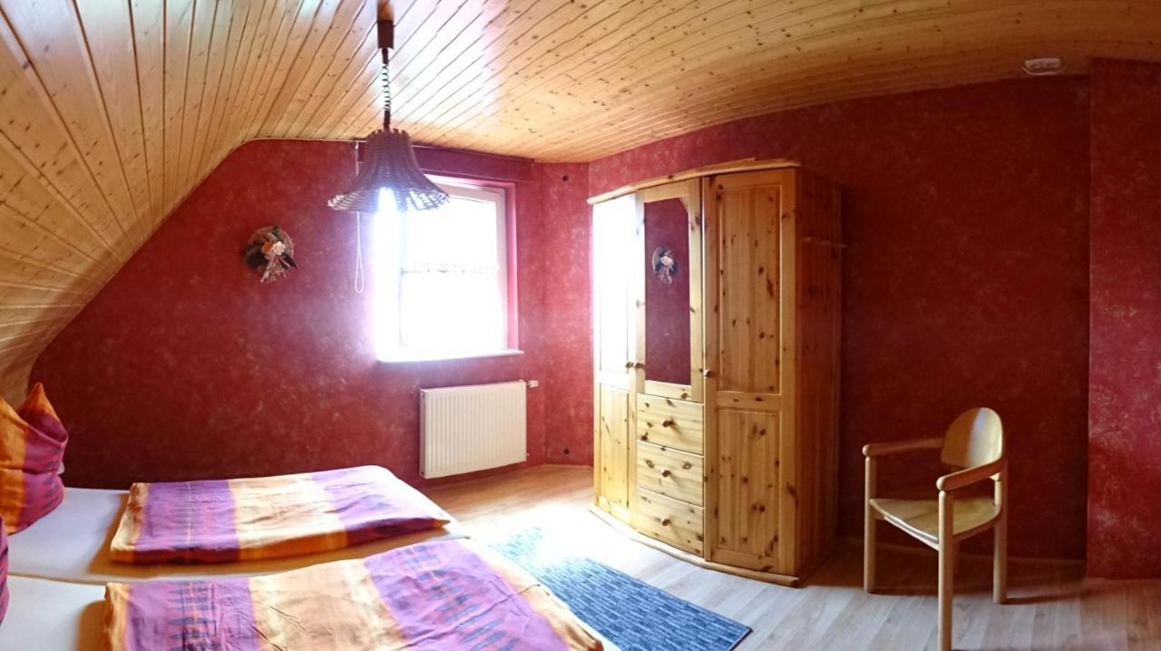 Ferienhaus Im Urigen Garten Bzw Eulenhaus Zingst Esterno foto