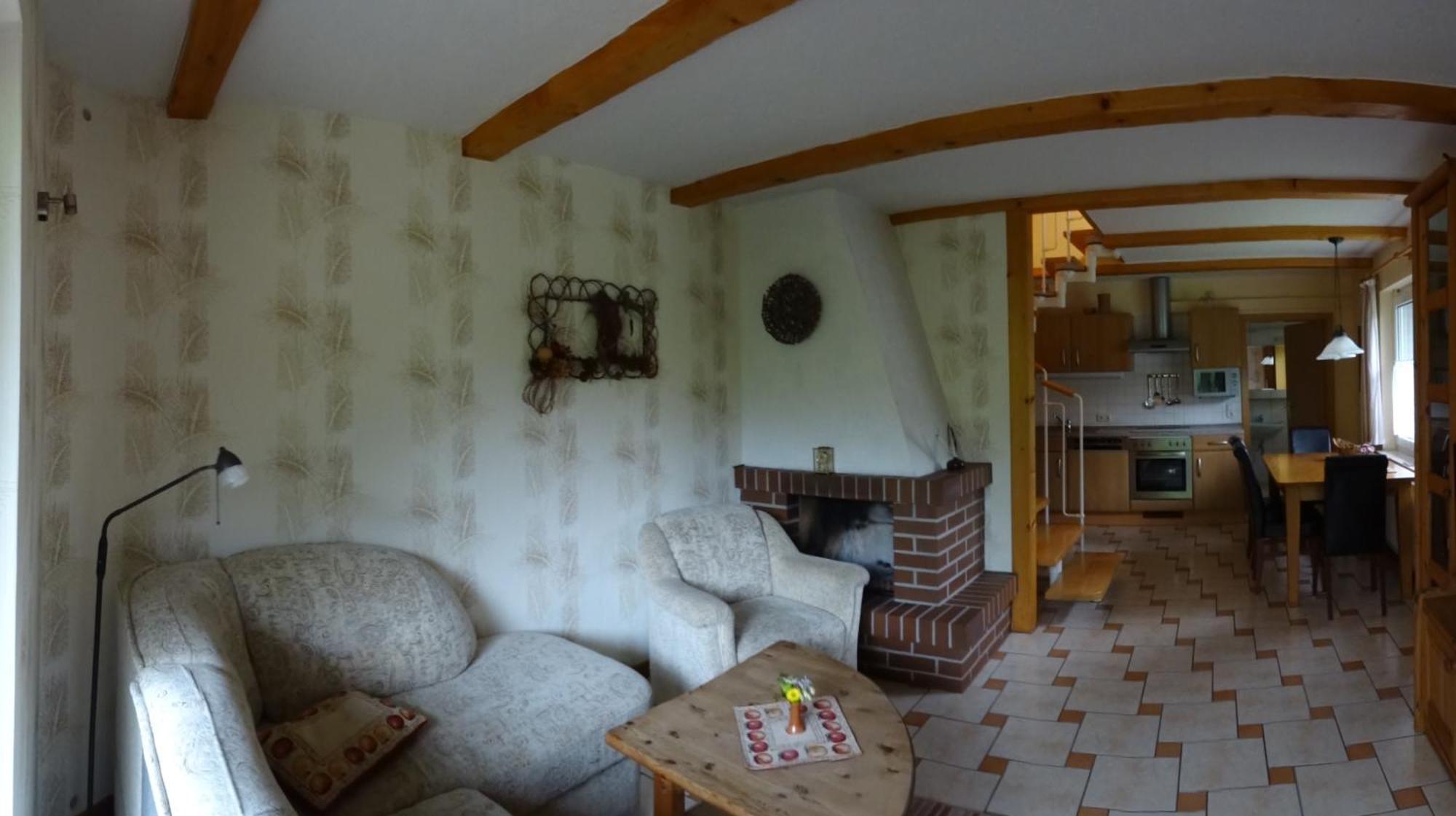 Ferienhaus Im Urigen Garten Bzw Eulenhaus Zingst Esterno foto